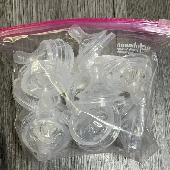 Philips AVENT Clear Baby Bottle Nipples (newborn and 1 month plus) Bulk Lot - Picture 2 of 2